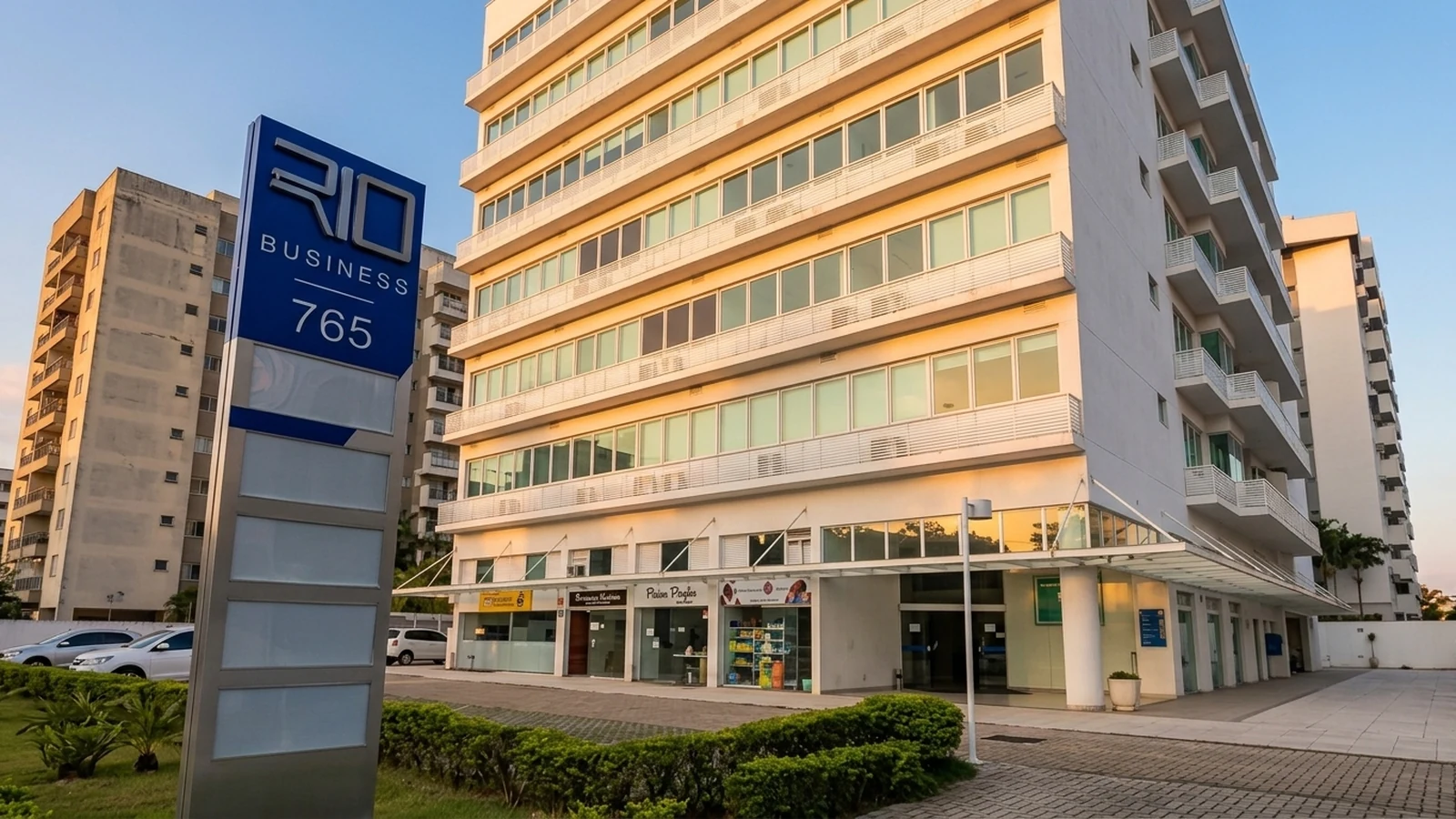 Fachada do edifício Rio Business, Av. Olof Palme 765, escritório da EGIcontabilidade na Barra Olímpica